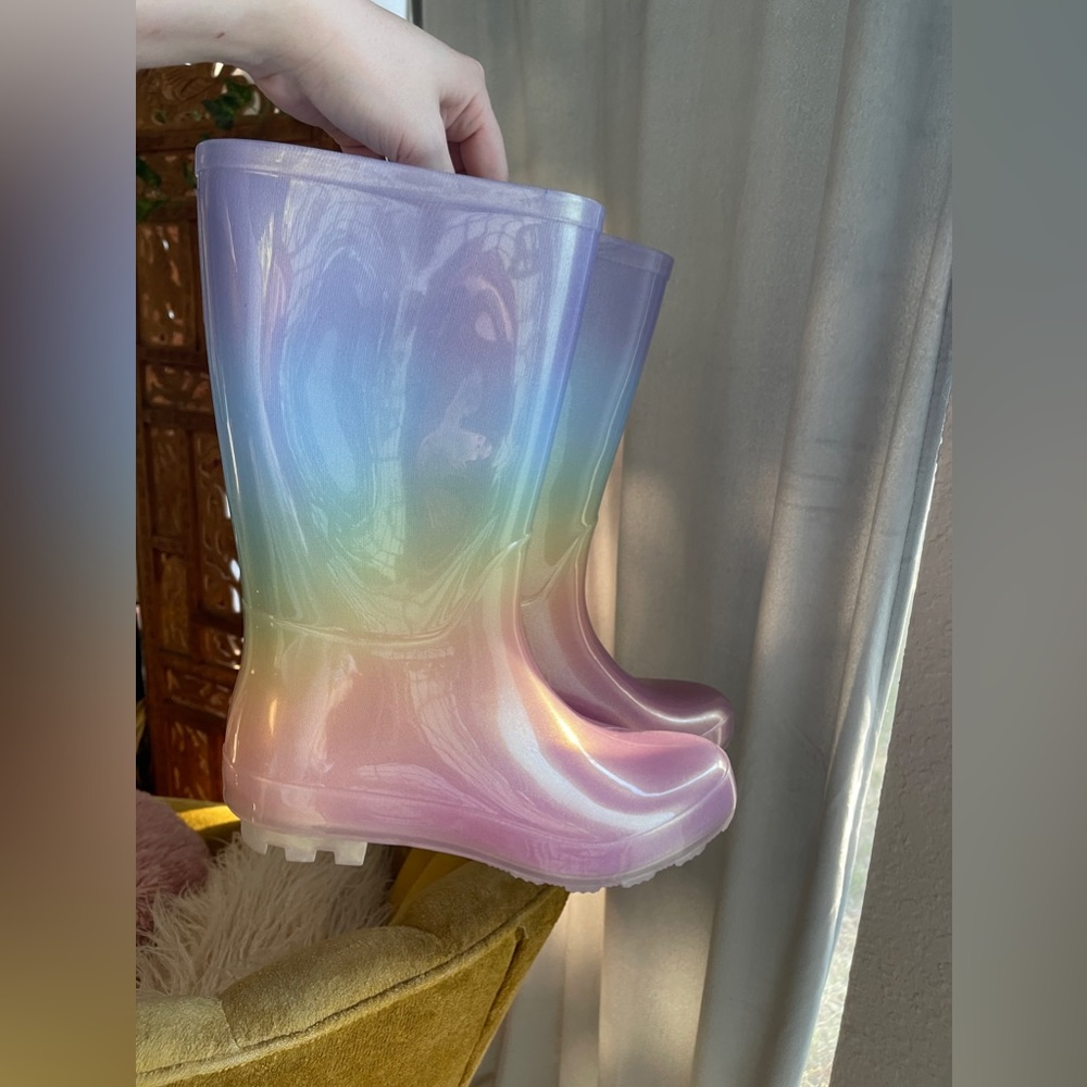 Cutie Rainbow Rain Boots 🌈